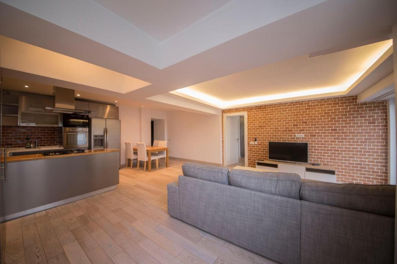 Unirii Center Apartments By Olala Homes Бухарест Экстерьер фото