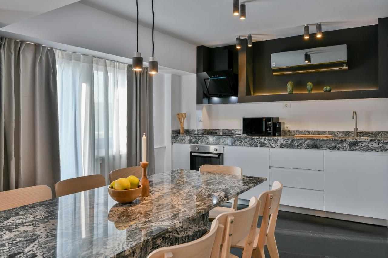 Unirii Center Apartments By Olala Homes Бухарест Экстерьер фото